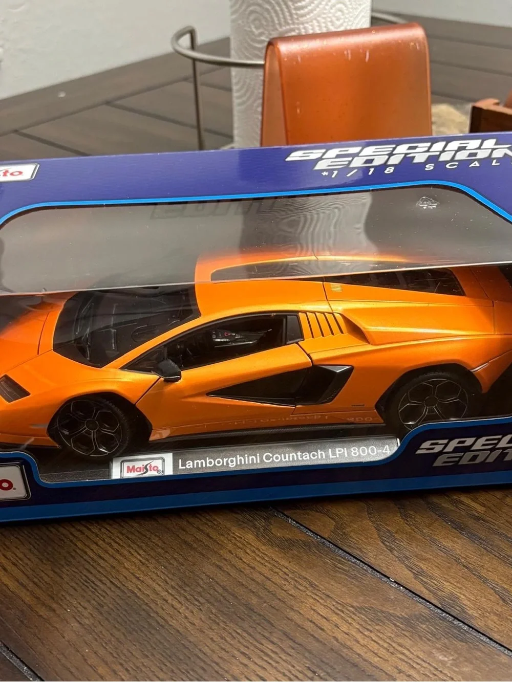 Maisto Orange Lamborghini Countach LPI 800-4 Diecast Toy Car Model